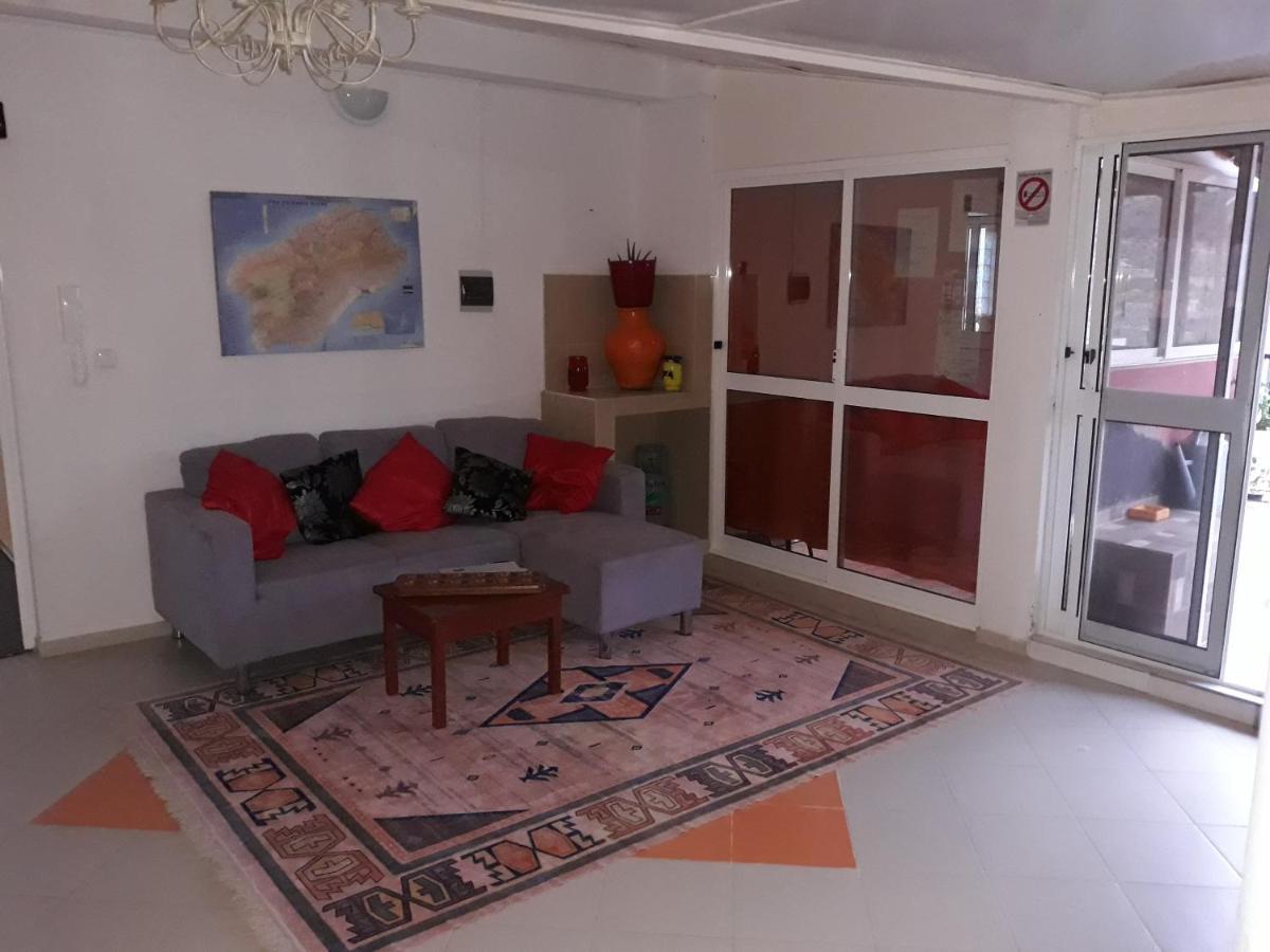 Yria Residencial Bed and Breakfast Porto Novo Buitenkant foto