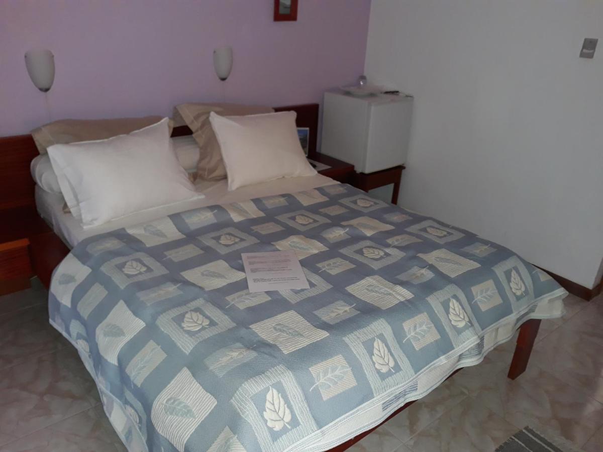Yria Residencial Bed and Breakfast Porto Novo Buitenkant foto