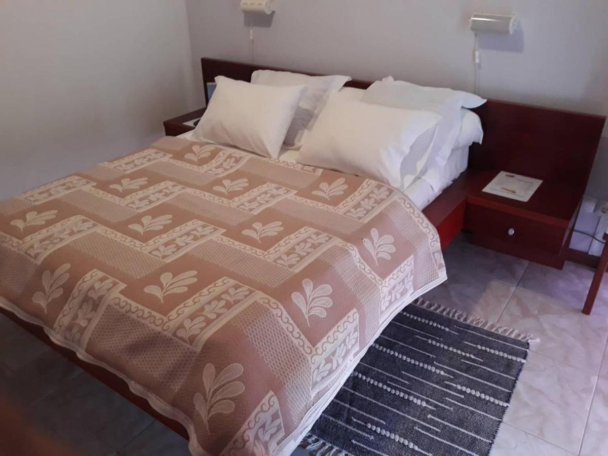 Yria Residencial Bed and Breakfast Porto Novo Buitenkant foto