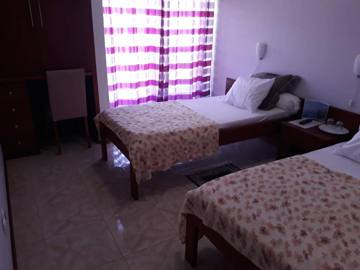 Yria Residencial Bed and Breakfast Porto Novo Buitenkant foto