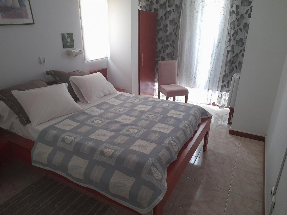 Yria Residencial Bed and Breakfast Porto Novo Kamer foto