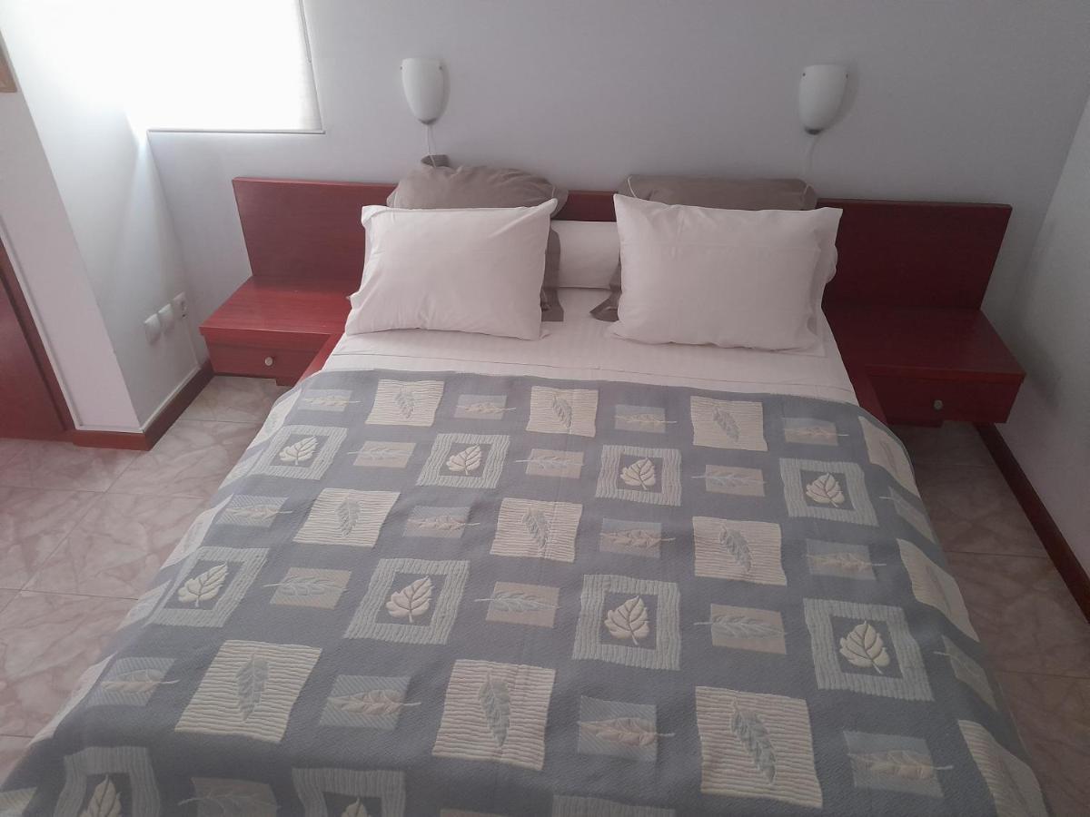 Yria Residencial Bed and Breakfast Porto Novo Kamer foto