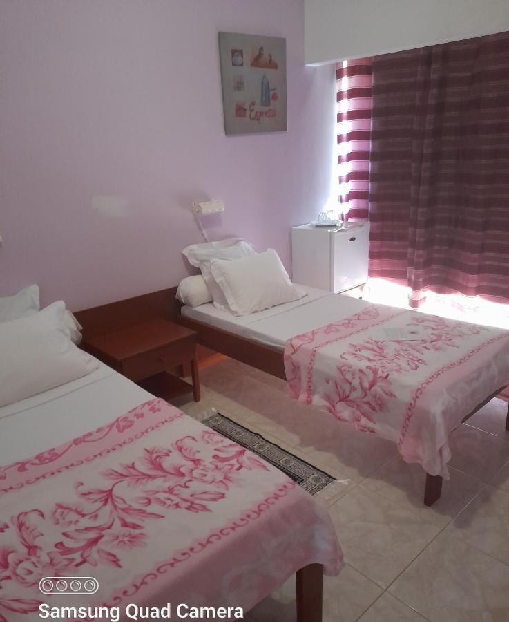 Yria Residencial Bed and Breakfast Porto Novo Kamer foto