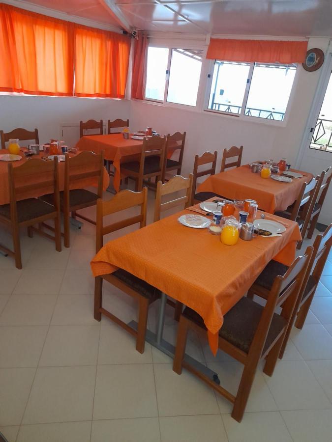 Yria Residencial Bed and Breakfast Porto Novo Buitenkant foto