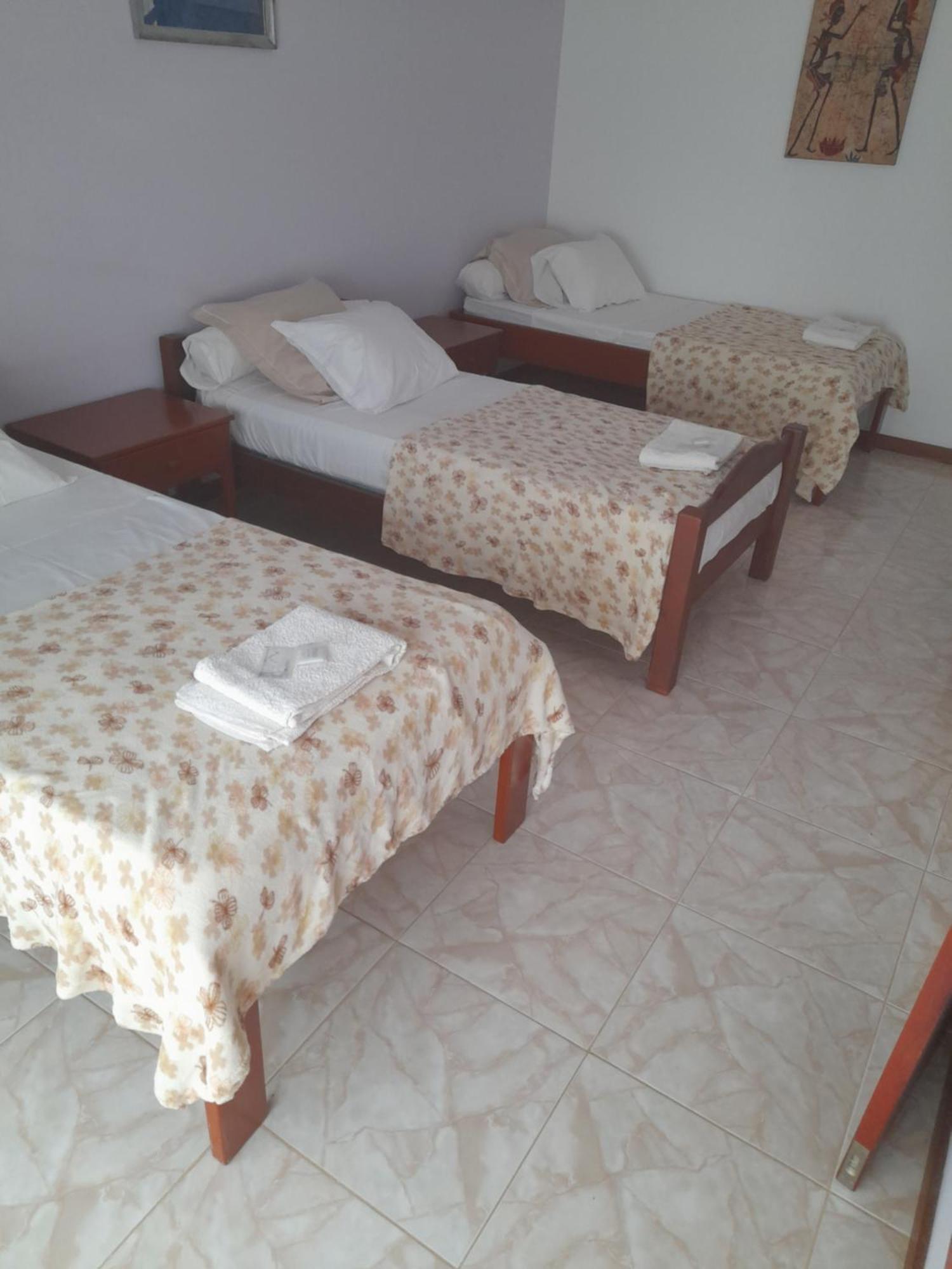 Yria Residencial Bed and Breakfast Porto Novo Kamer foto