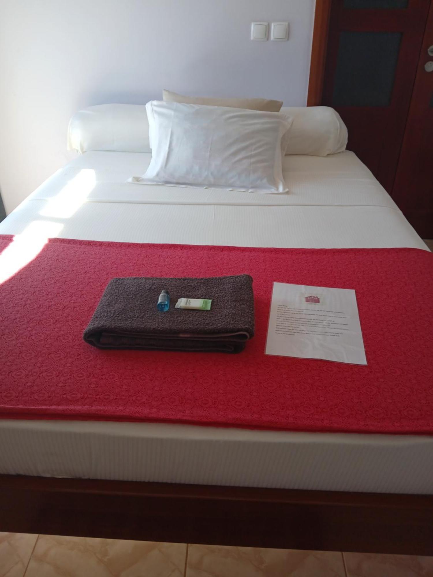 Yria Residencial Bed and Breakfast Porto Novo Buitenkant foto