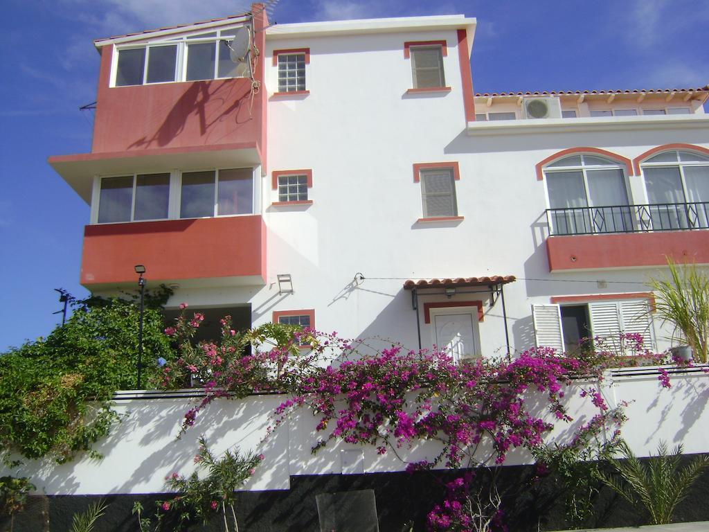 Yria Residencial Bed and Breakfast Porto Novo Buitenkant foto