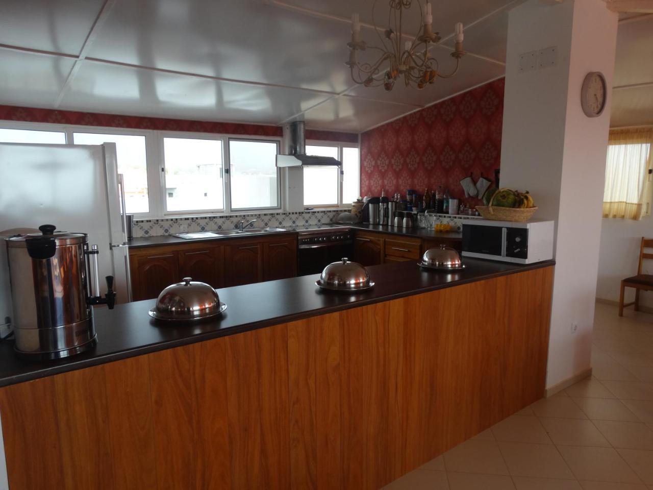 Yria Residencial Bed and Breakfast Porto Novo Buitenkant foto