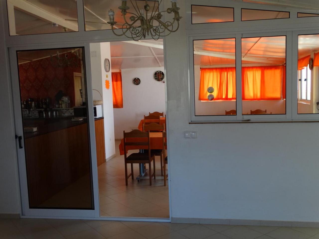 Yria Residencial Bed and Breakfast Porto Novo Buitenkant foto